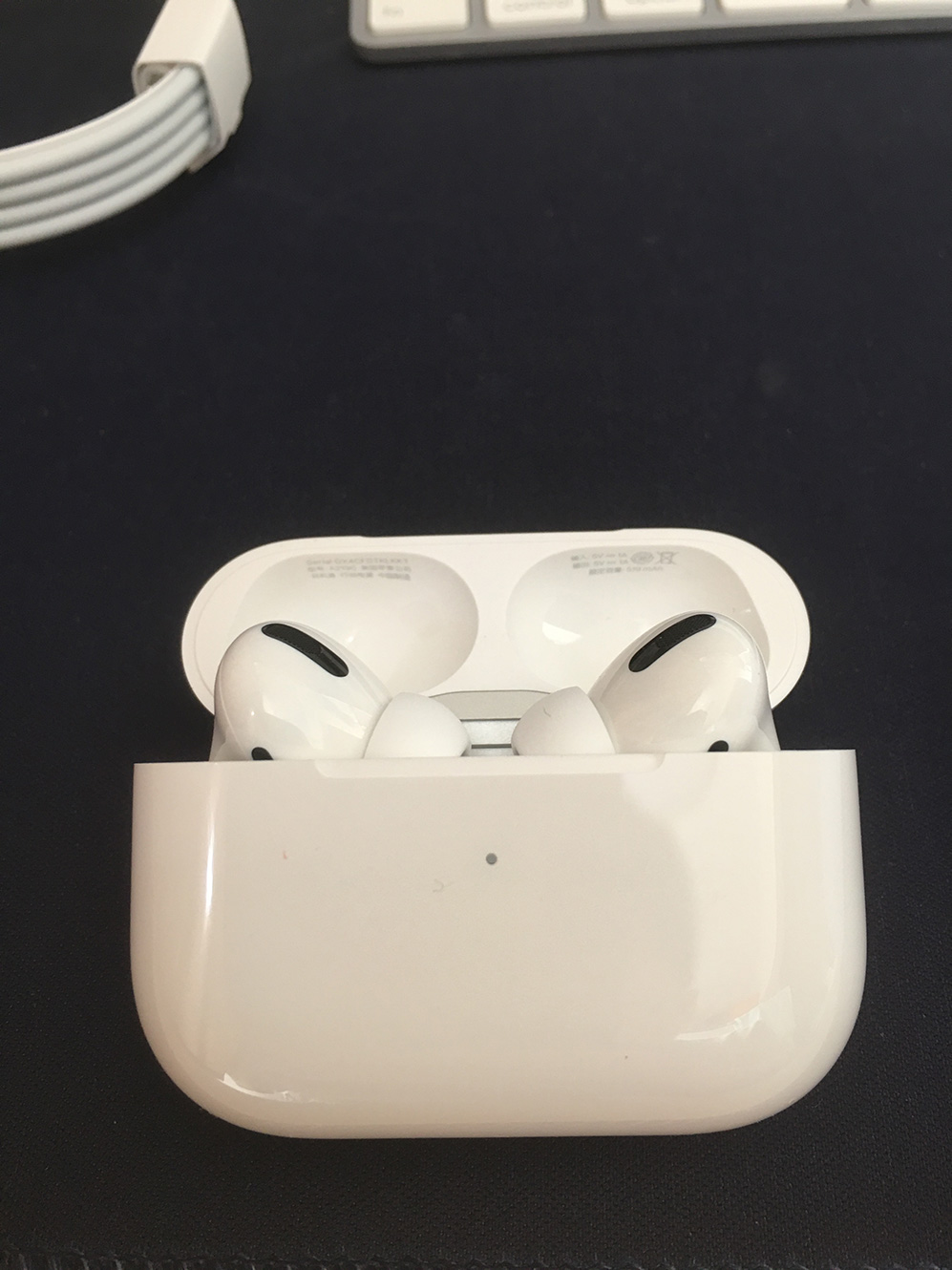 AirPods Pro 正面