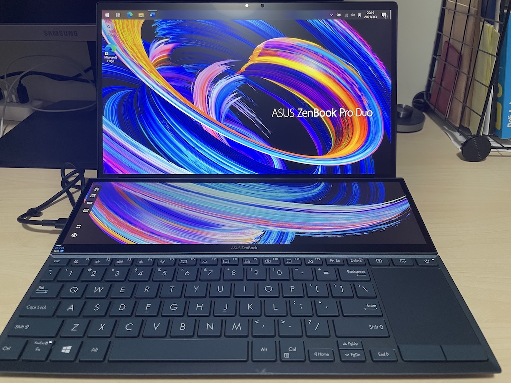 Zenbook Duo 2021 正面开机