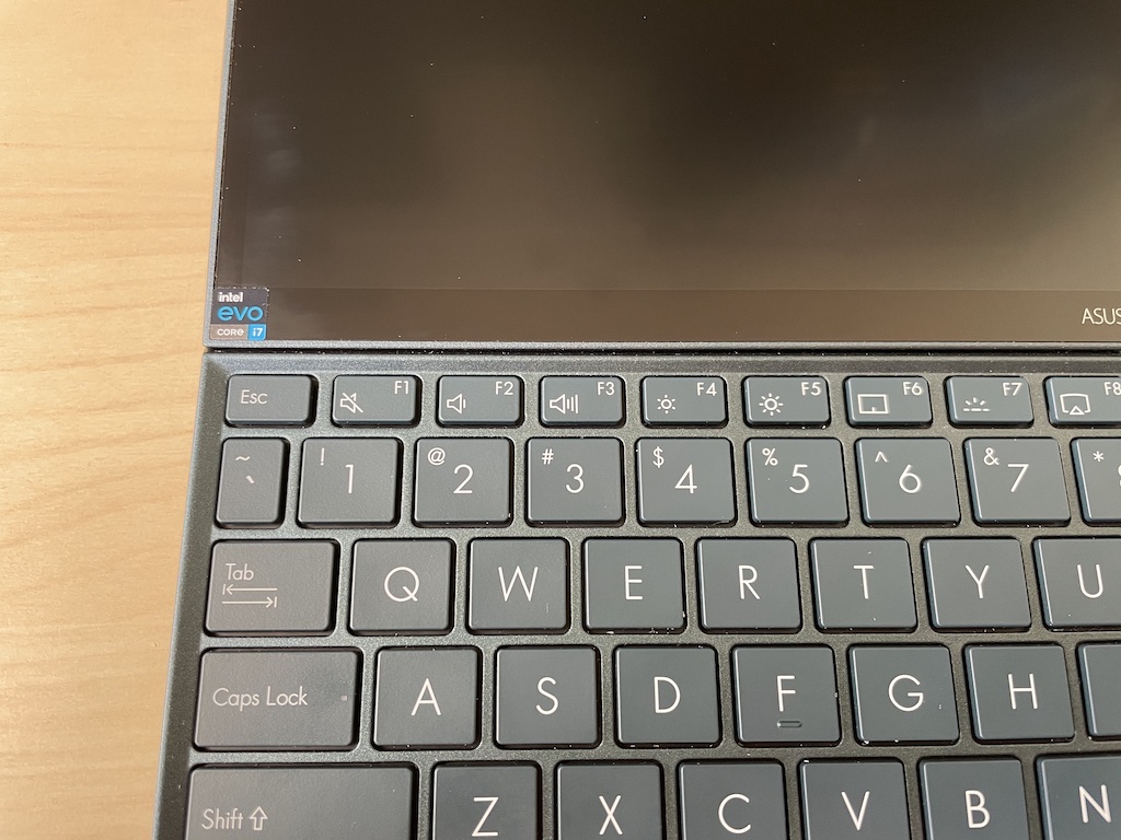 键盘左上角 ESC 和贴纸